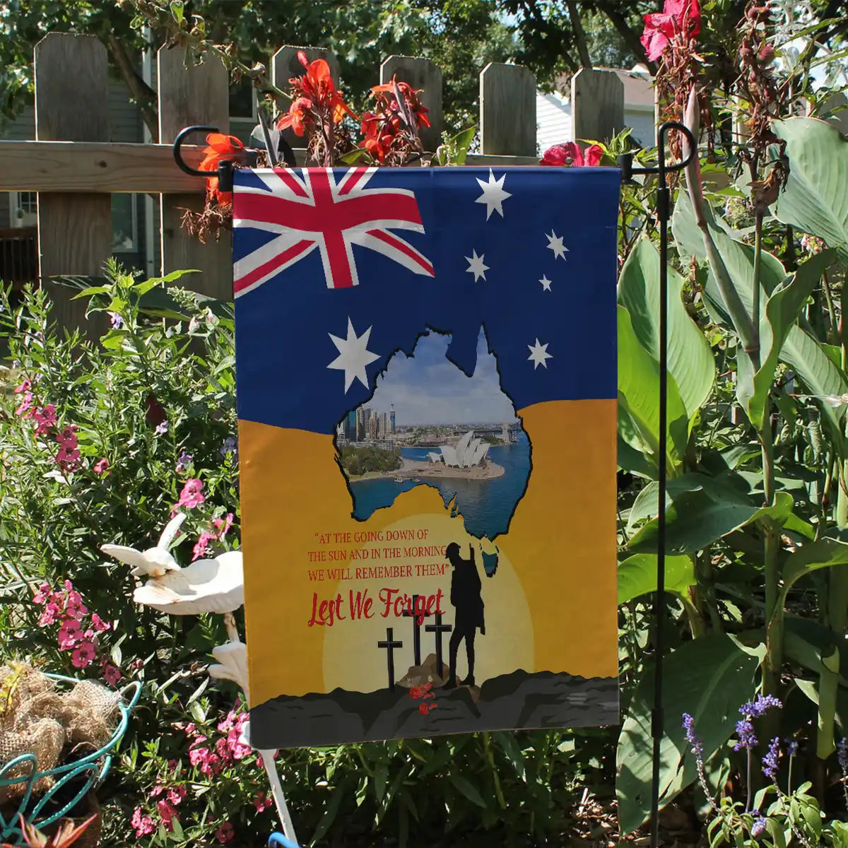 Australia Remembrance Day Flag - Lest We Forget Australia Map Flag ...